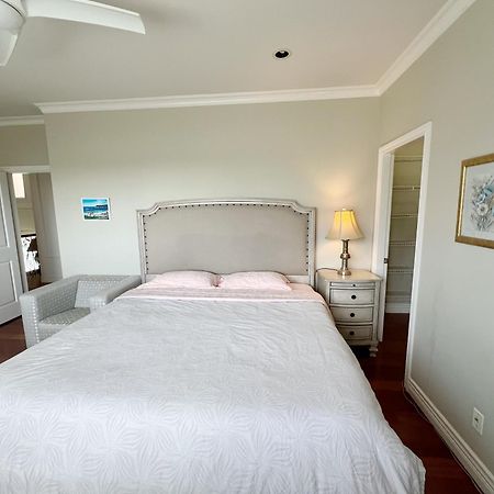 A Cozy Bedroom With A Private Washroom Close To Yvr Richmond Exterior photo